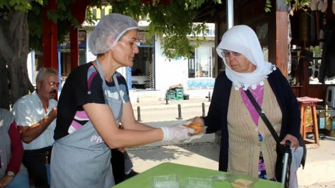 MUĞLA'DA MUHTARLAR GÜNÜ LOKMA DAĞITILARAK KUTLANDI