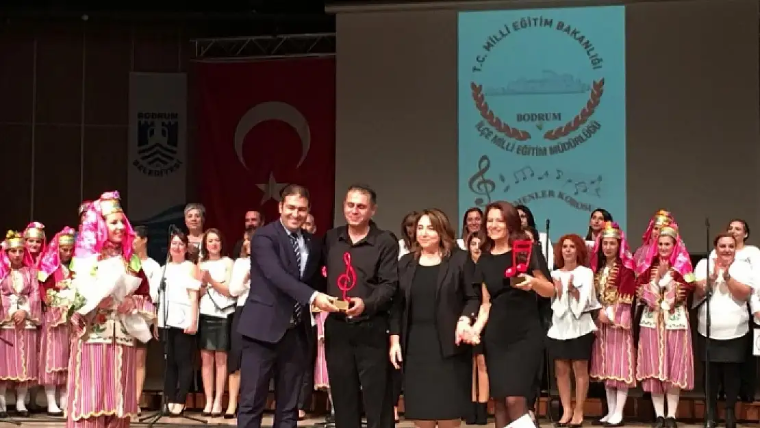 Bodrum'da Öğretmenler Korosu Büyük Beğeni Topladı