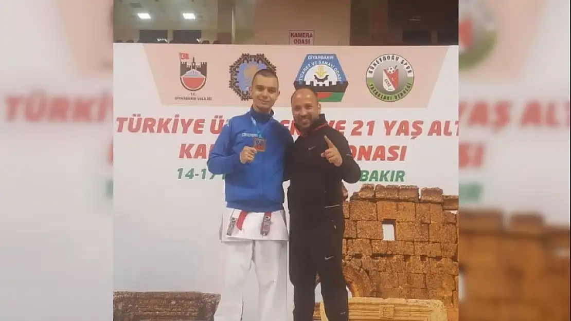 FETHİYELİ MUSTAFA AYDEMİR TÜRKİYE KARATE ŞAMPİYONU OLDU