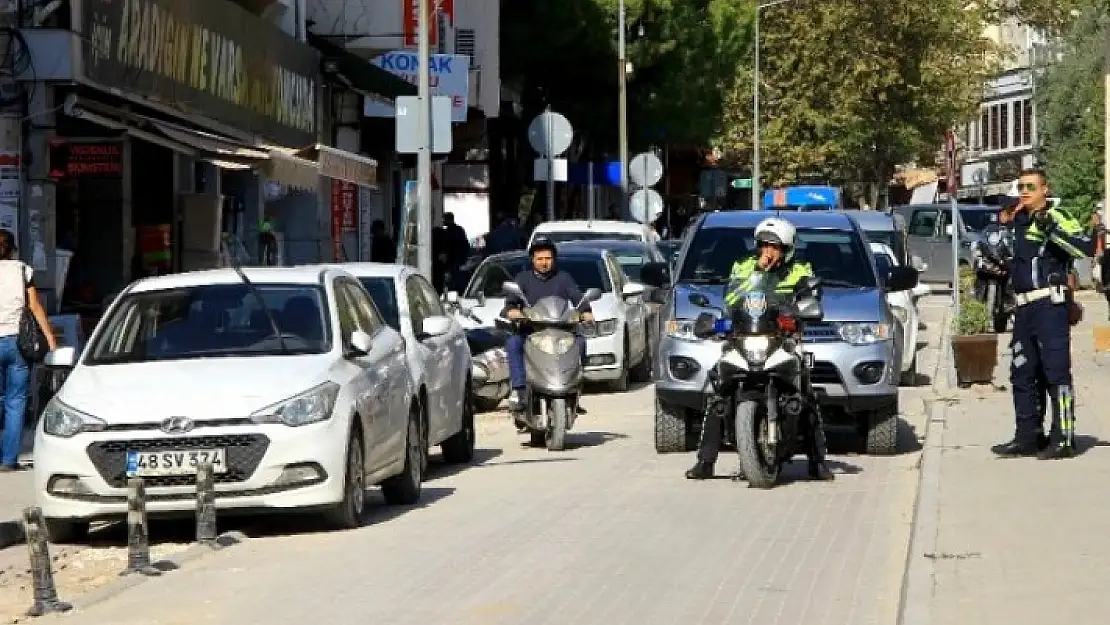 MENTEŞE'DE YILIN İLK 10 AYINDA 16 BİN 160 ARACA CEZA YAĞDI