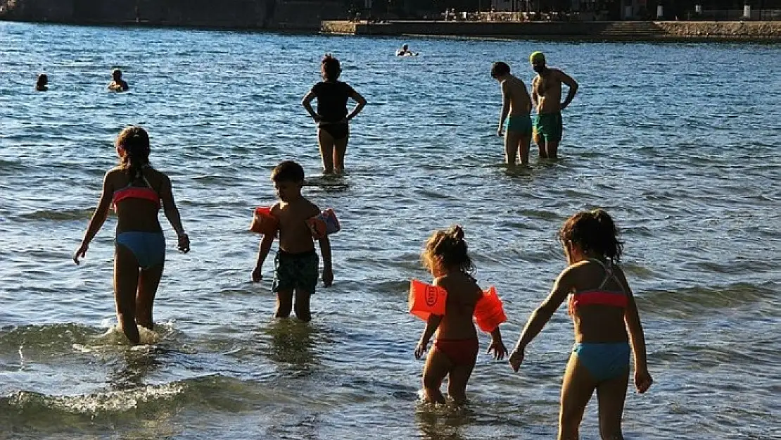 MUĞLA'DA KASIM AYINDA DENİZ KEYFİ BİR BAŞKA