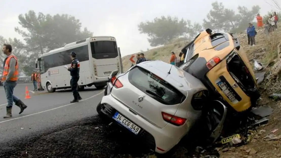 MUĞLA SAKAR RAPMASINDA ZİNCİRLEME TRAFİK KAZASI