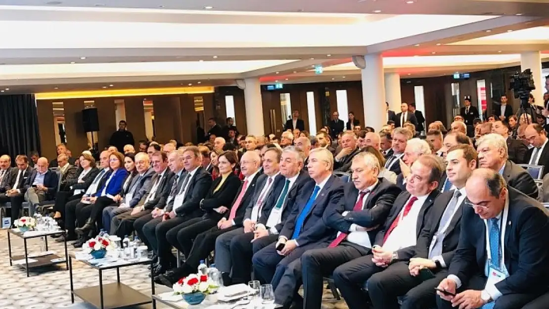 Başkan Mehmet Oktay Turizm Zirvesine Katıldı
