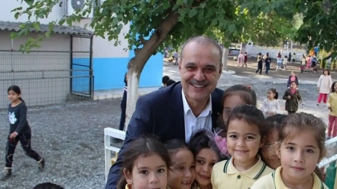 Başkan Uzundemir Öğrencilerle Buluşmaya Devam Ediyor