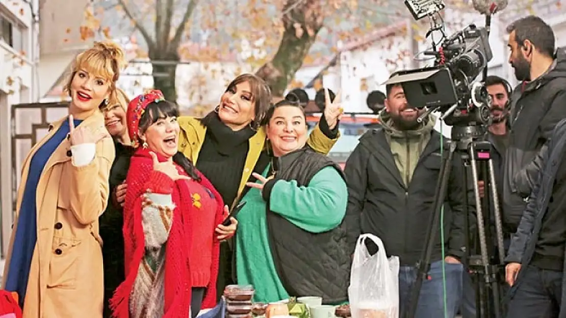 'Kalk Gidelim' için Yeşilyurt'a Ünlü Yağdı