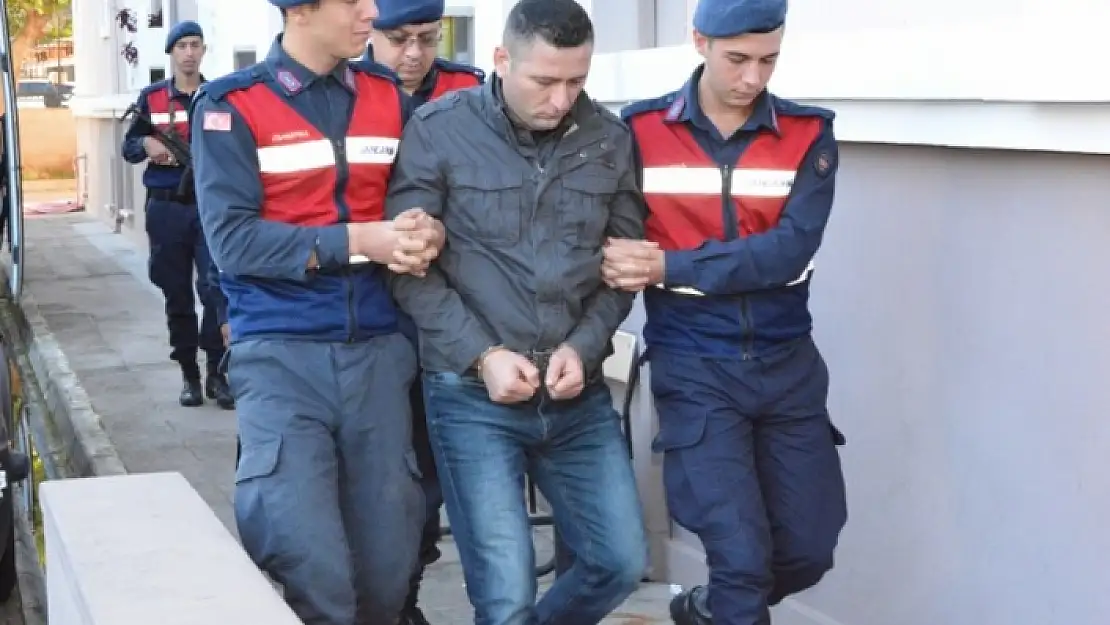 Karısını Öldürdü İyi Hal İndirimi Bekledi Hakim Vermedi
