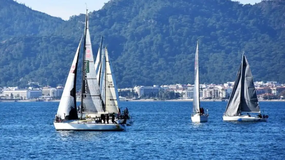 Marmaris'te, Yılın Son Yelkenli Yat Yarışı Başladı