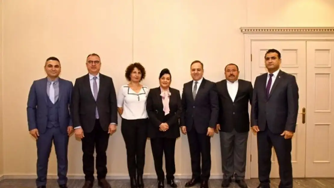 Optisyenler ve Gözlükçülerden Bilgilendirme Ziyaretleri