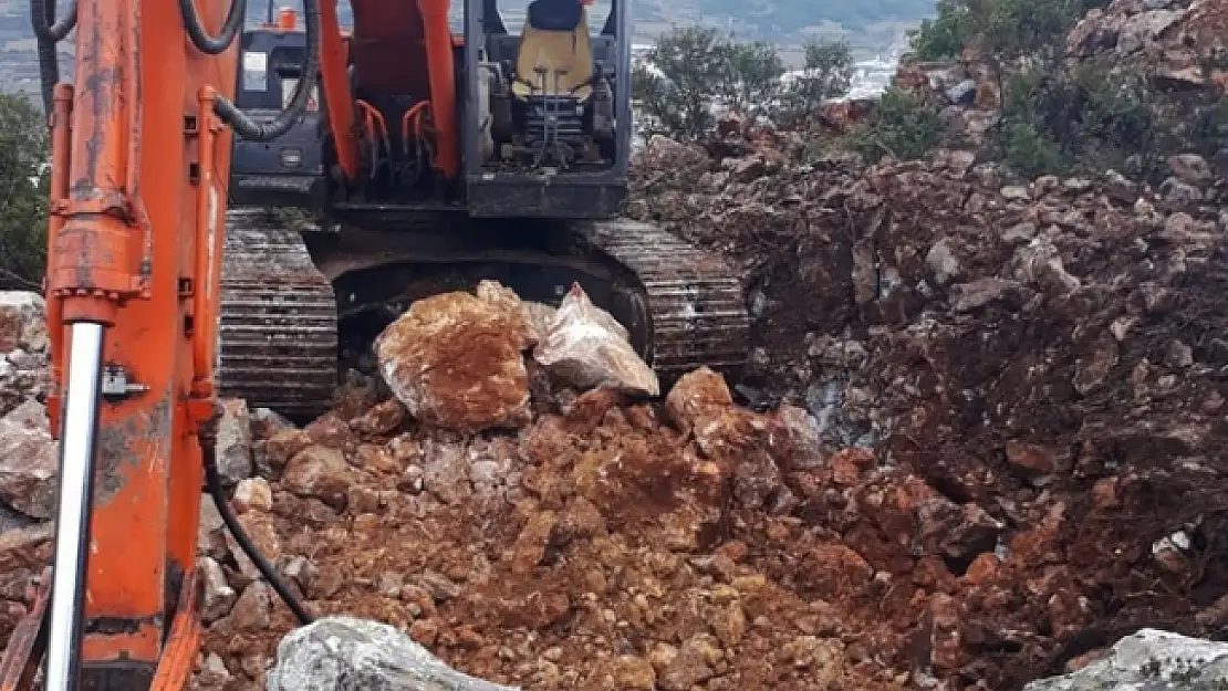 Ormanda Tarihi Eser Ararken Suçüstü Yakalandılar