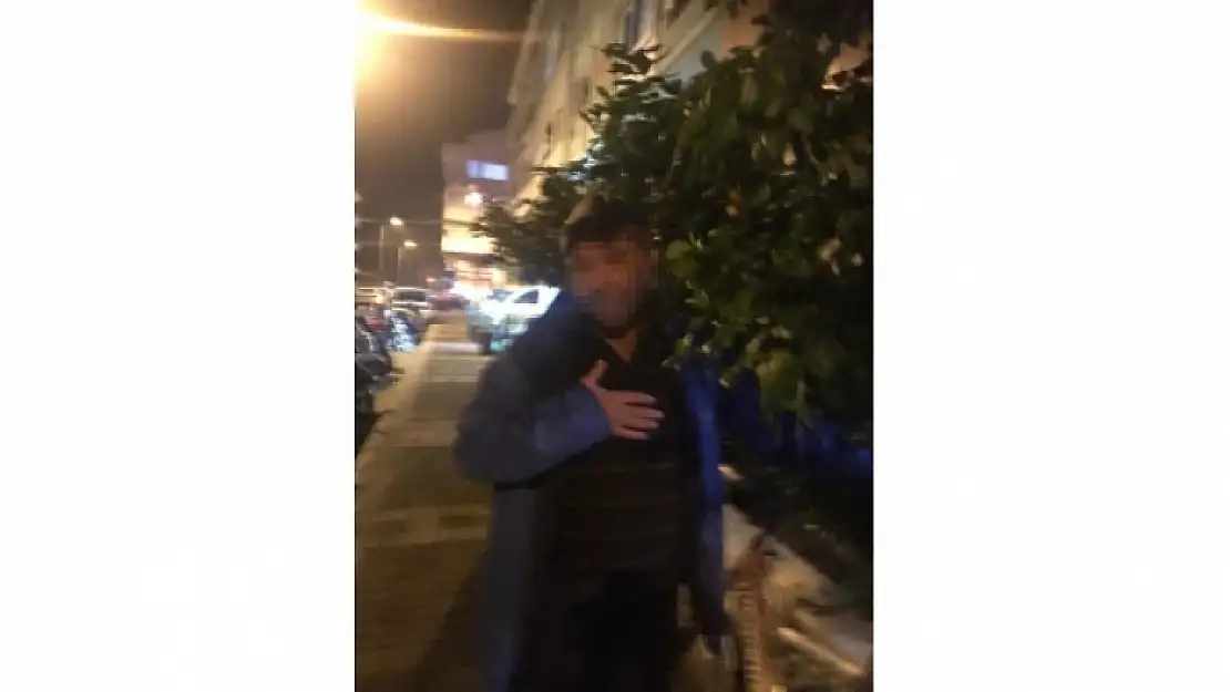 Sokağa Tuvaletini Yaptı Mahalleli Şikayetçi Oldu