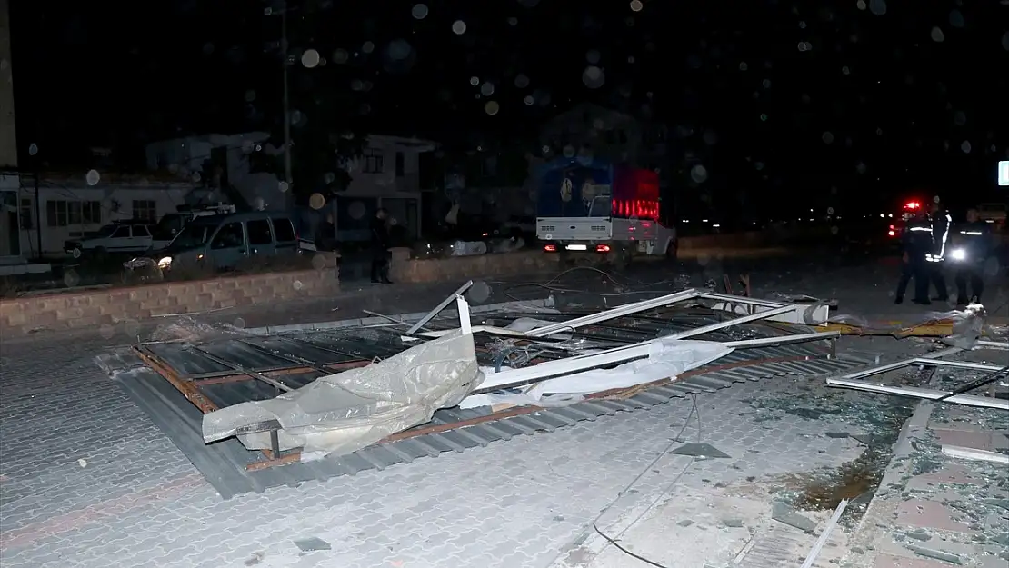 Seydikemer'de Kuvvetli Rüzgar Maddi Hasara Neden Oldu