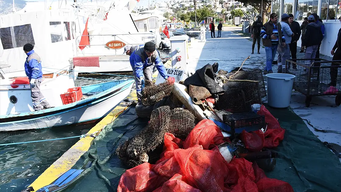 BODRUM'DA DENİZ DİBİ TEMİZLİĞİ