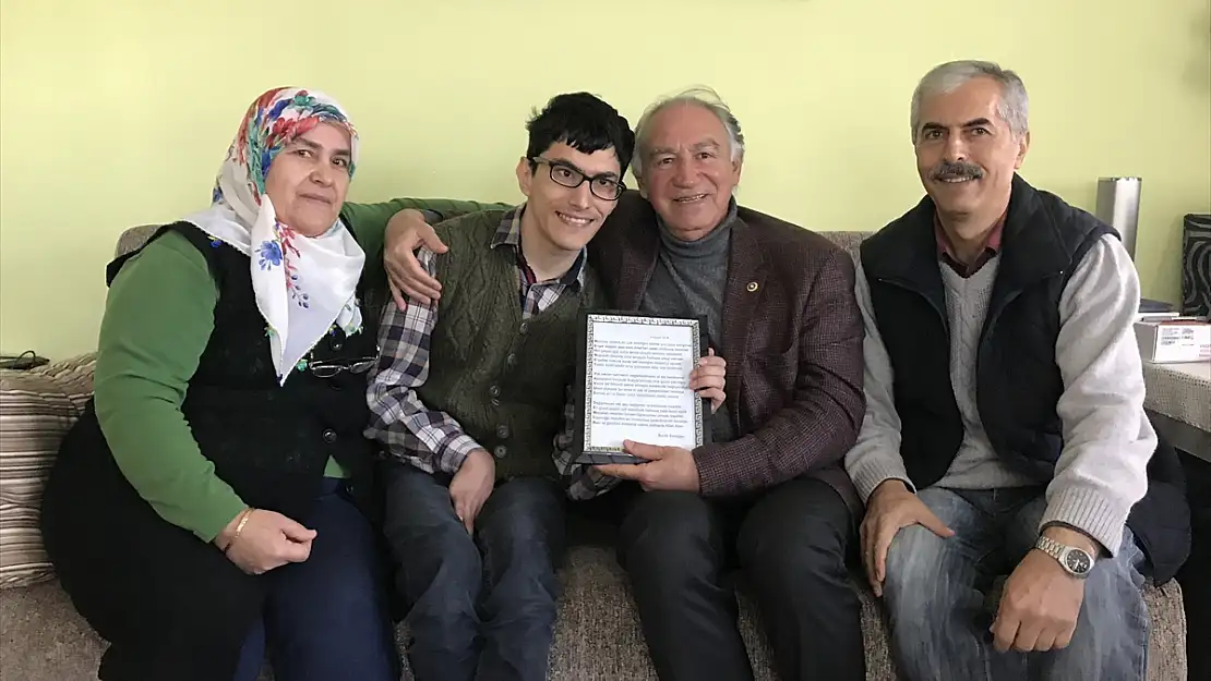 AK PARTİ MUĞLA MİLLETVEKİLİ DEMİR'DEN ORTACA'DAKİ ENGELLİ GENCE ZİYARET