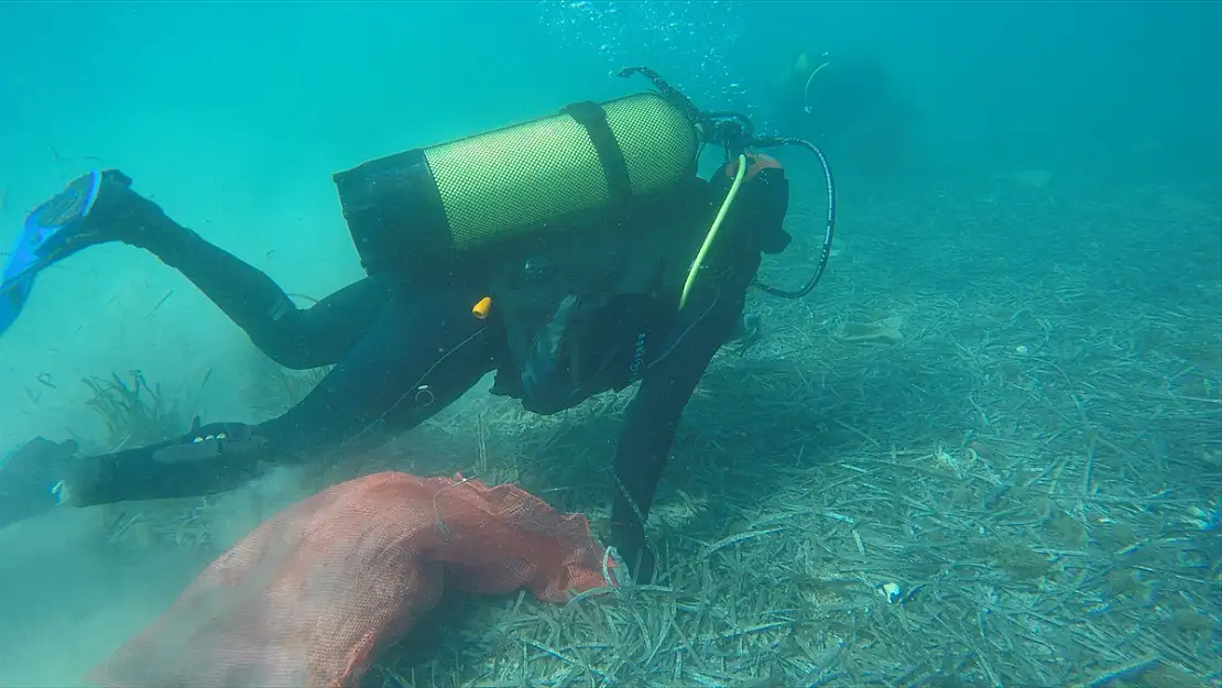 BODRUM'DA SU ALTI TEMİZLİĞİ DEVAM EDİYOR