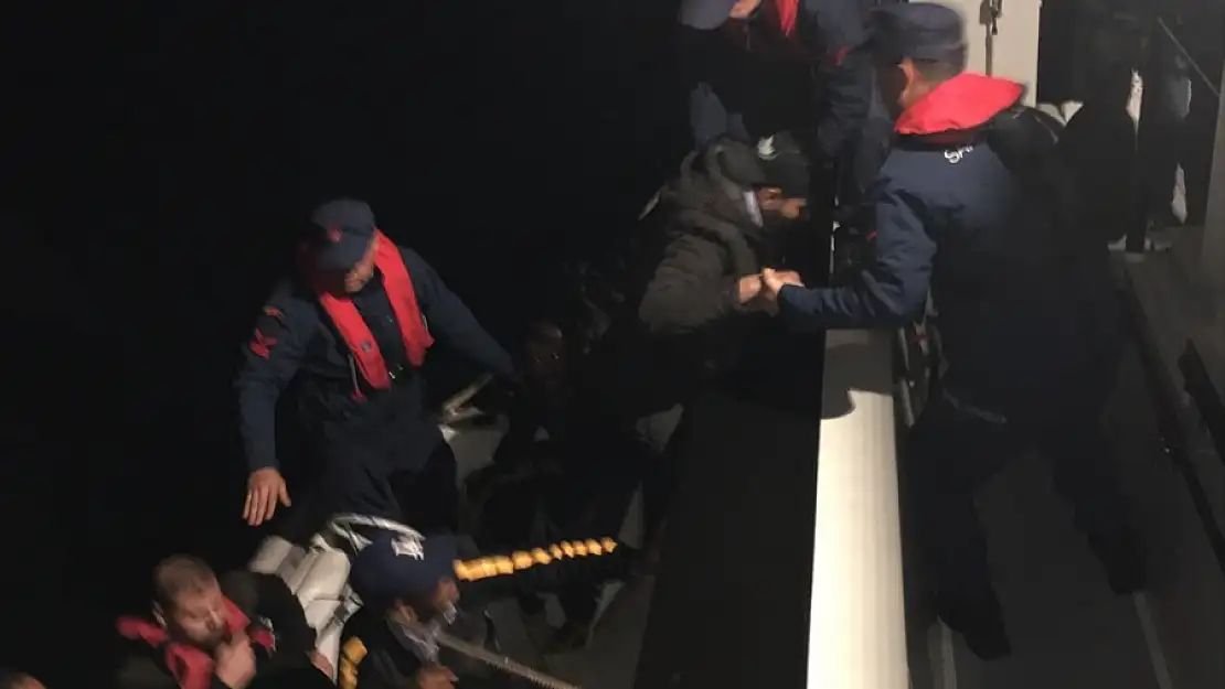 BODRUM'DA 8 DÜZENSİZ GÖÇMEN YAKALANDI
