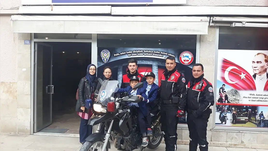 ENGELLİ İKİZLERİN HAYALİ GERÇEK OLDU