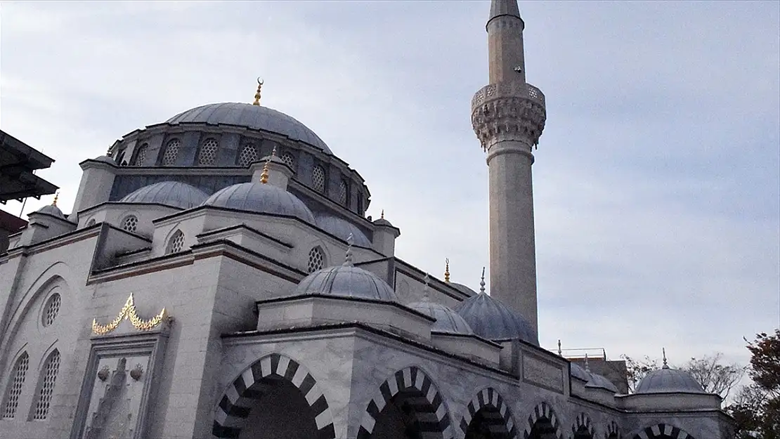 'TOKYO CAMİSİ'