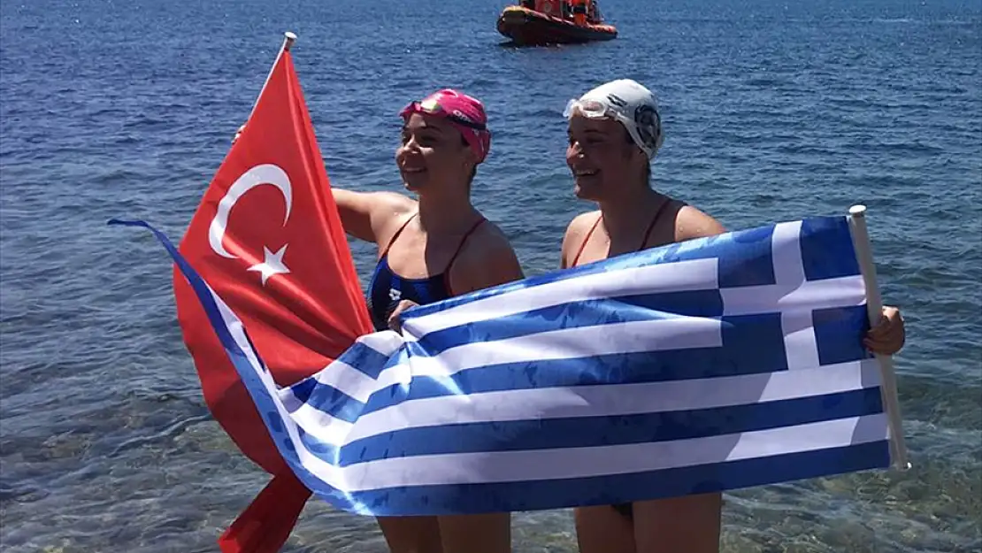 TÜRK-YUNAN DOSTLUĞU İÇİN YÜZDÜLER