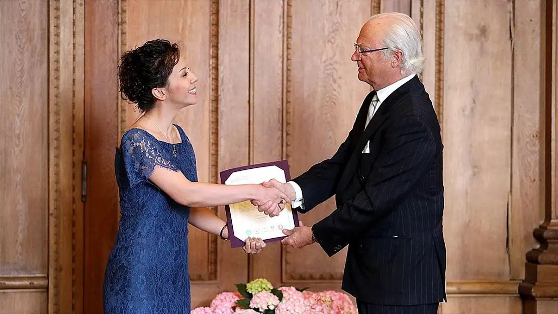 'KRALİYET HANEDANI' ÖDÜLÜNÜ TÜRK AKADEMİSYEN KAZANDI