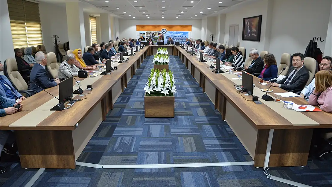 UŞAK ÜNİVERSİTESİ ADIM ÜNİVERSİTELERİNE EV SAHİPLİĞİ YAPTI