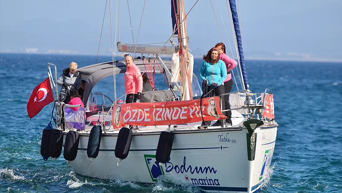 BODRUM'DAN YOLA ÇIKAN YELKENCİ KADINLAR BOZCAADA'YA ULAŞTI