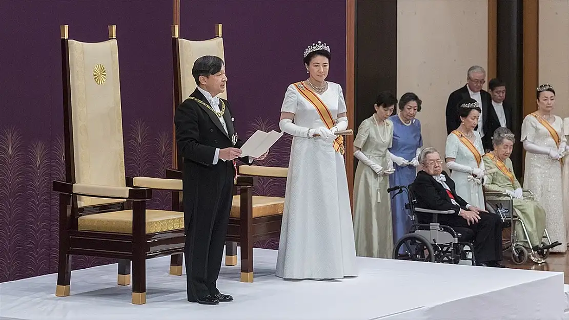JAPONYA'DA YENİ İMPARATOR TAHTA ÇIKTI