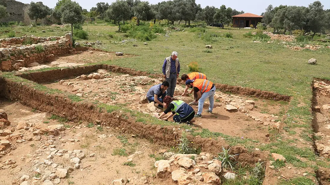 700 YIL ÖNCESİNİ AYDINLATAN BULUNTULAR