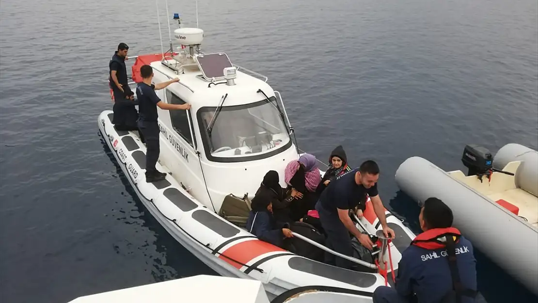 BODRUM'DA 28 DÜZENSİZ GÖÇMEN YAKALANDI