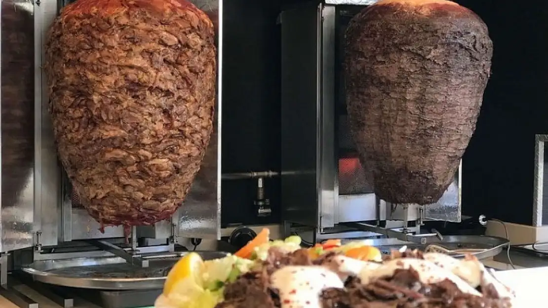 Bakterili Ürünleri Çamaşır Suyuyla Yıkayıp Vatandaşa Satıyorlar!