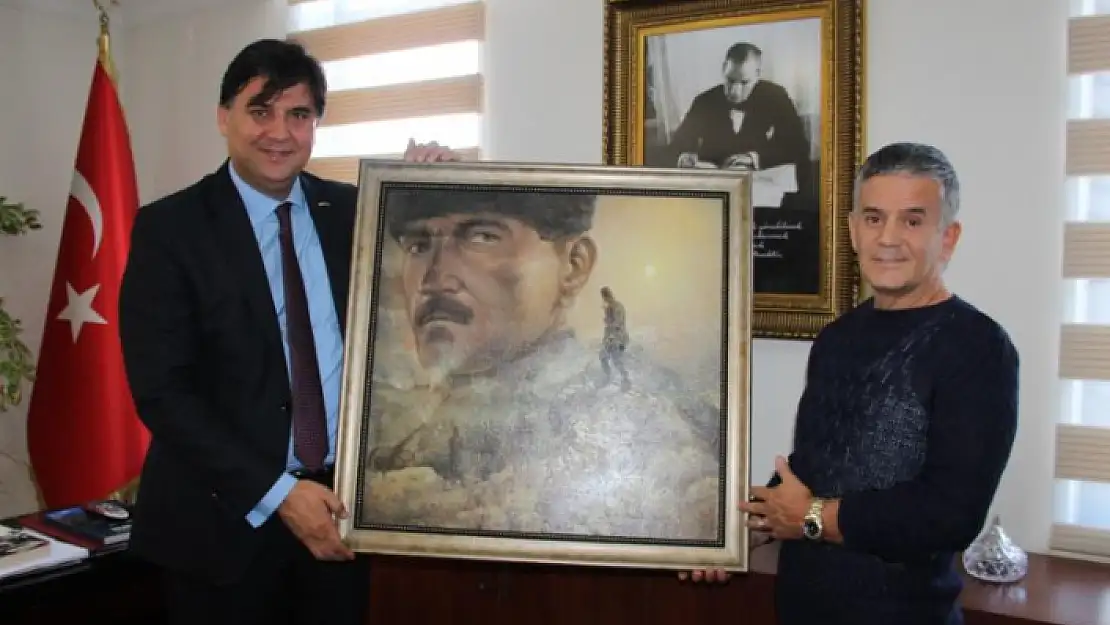 Başkan Karaca'ya Anlamlı Hediye