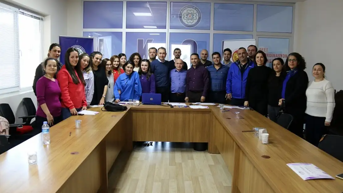 Büyükşehir'in Çağrı Merkezi Personeline İletişim Eğitimi
