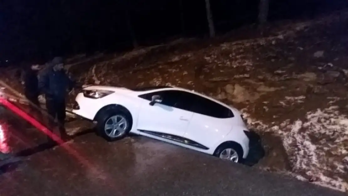 Denizli Muğla Karayolunda Yağış Trafiği Olumsuz Etkiledi!