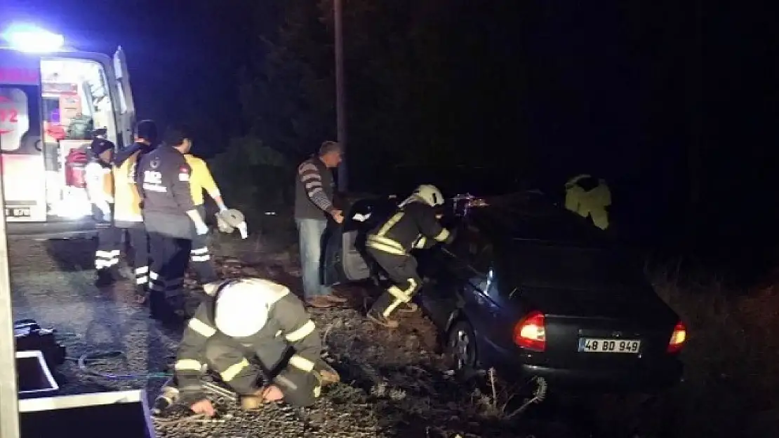 Muğla'dan Denizli'ye Giden Araç Kaza Yaptı: 2 Ölü 3 Yaralı