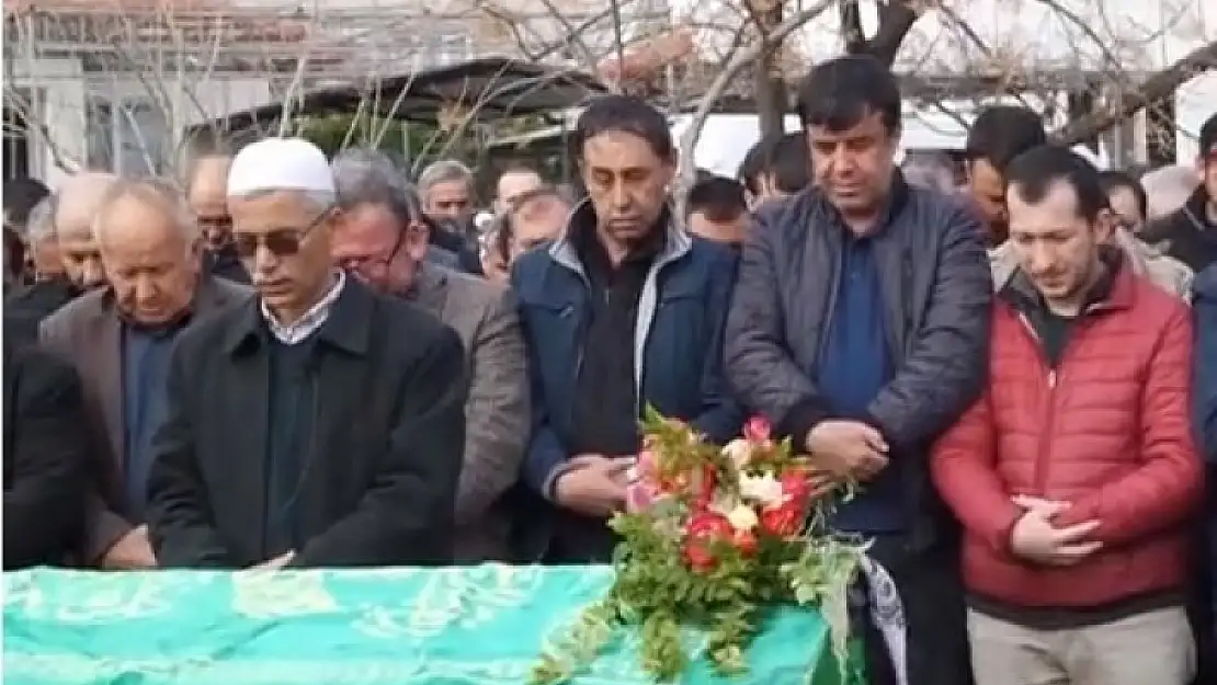 Nefes Borusuna Patates Kaçtığı için Ölen Nilgün Toprağa Verildi