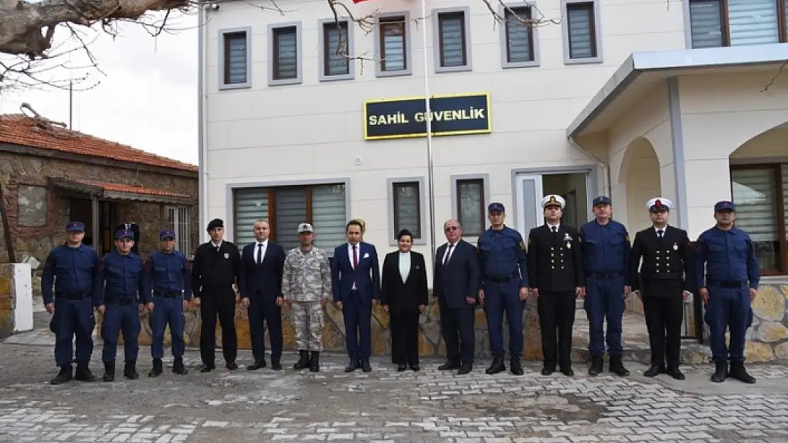 Vali Civelek Sahil Güvenlik Komutanlığı'nda İncelemelerde Bulundu