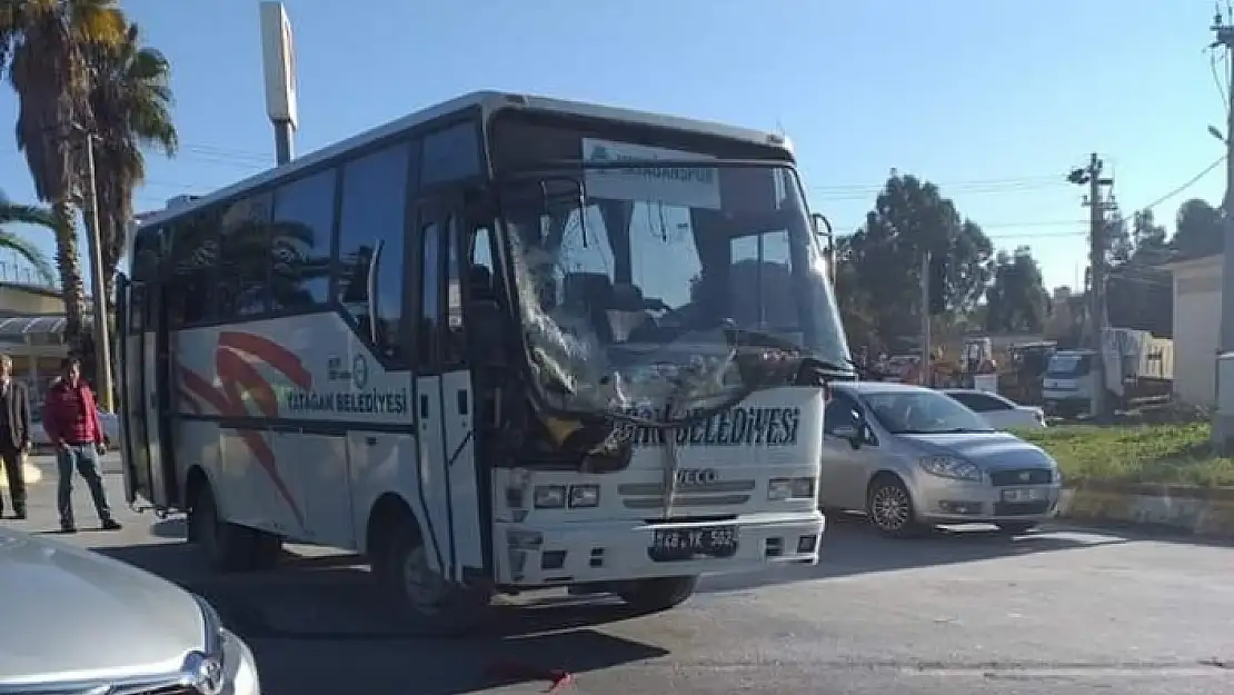 Yatağanspor Takım Otobüsü Kamyonla Çarpıştı!