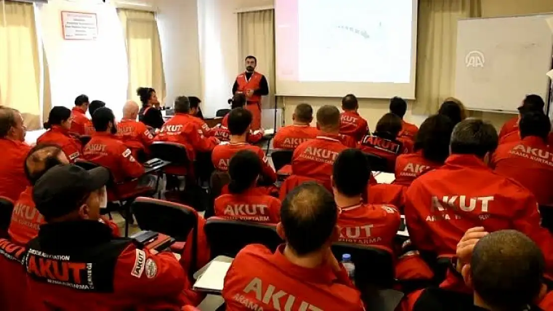 AKUT Muğla'da Zorlu Eğitimlerle Operasyonlara Hazırlanıyor