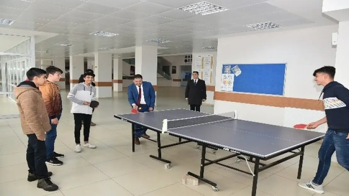 Başkan Tokat 2. Dönemin İlk Gününde Liselilerle