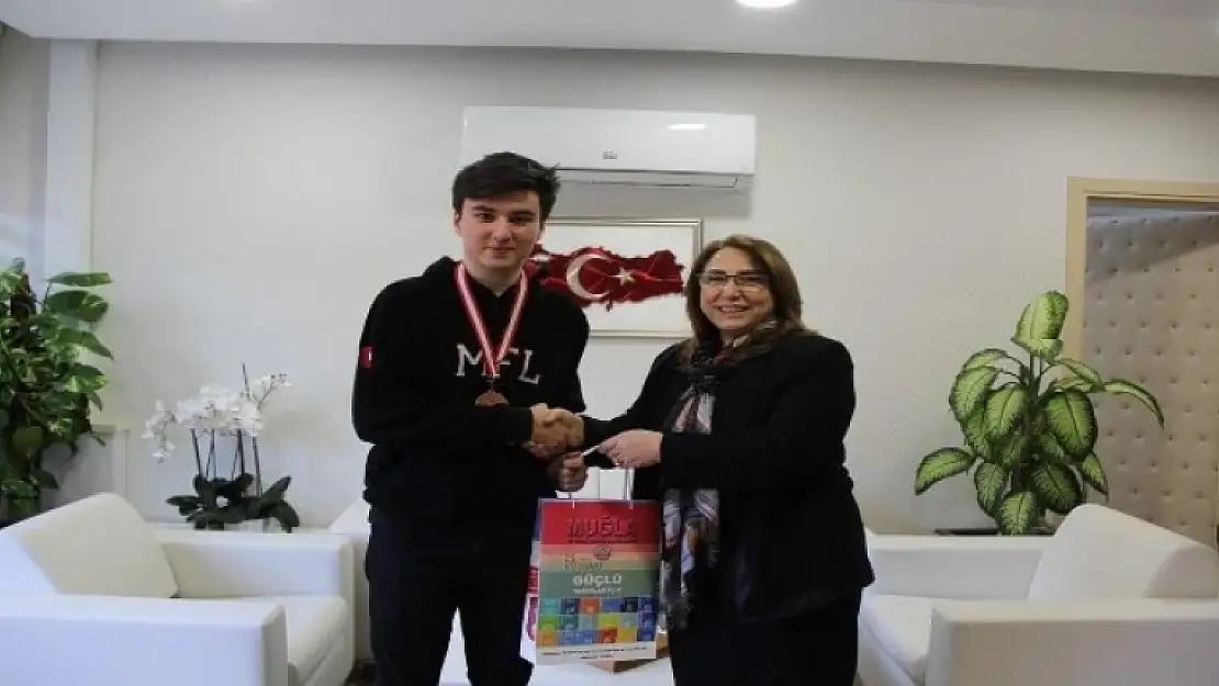 Bilim Olimpiyatları'nda Madalya Kazanan Öğrenciden Töre'ye Ziyaret