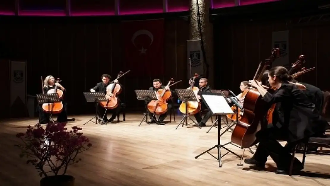 Bodrum 8 Viyolonsel ile Unutulmaz Bir Akşam Geçirdi!