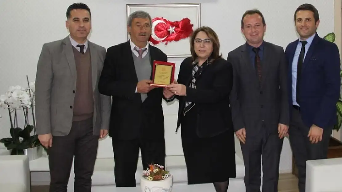 Eğitimci Muhtar Boğa Güreşinin Geliriyle Okul Yeniledi!