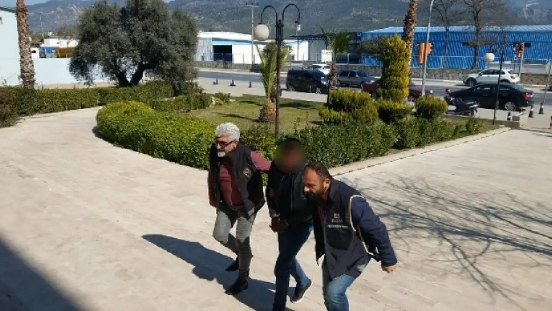 Evinde Kenevirle Yakalandı