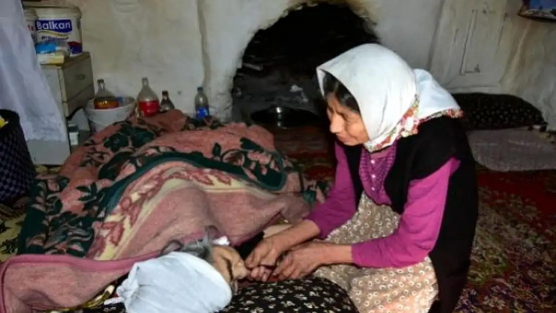 Görme Engelli Kadın ve Yatağa Bağımlı Annesi Destek Bekliyor