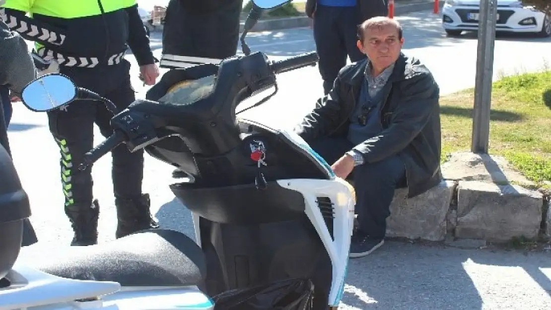 Kiralık Araçla Motosiklete Çarpıp Kaçtı!