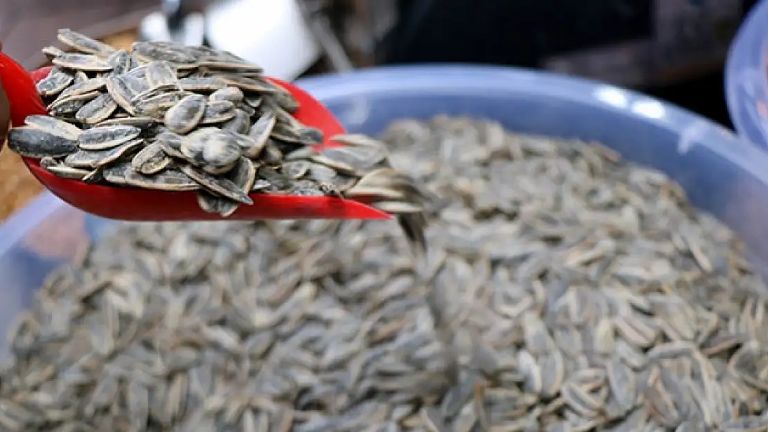 Koronavirüs Siyah Çin Çekirdeğinin Pabucunu Dama Attı