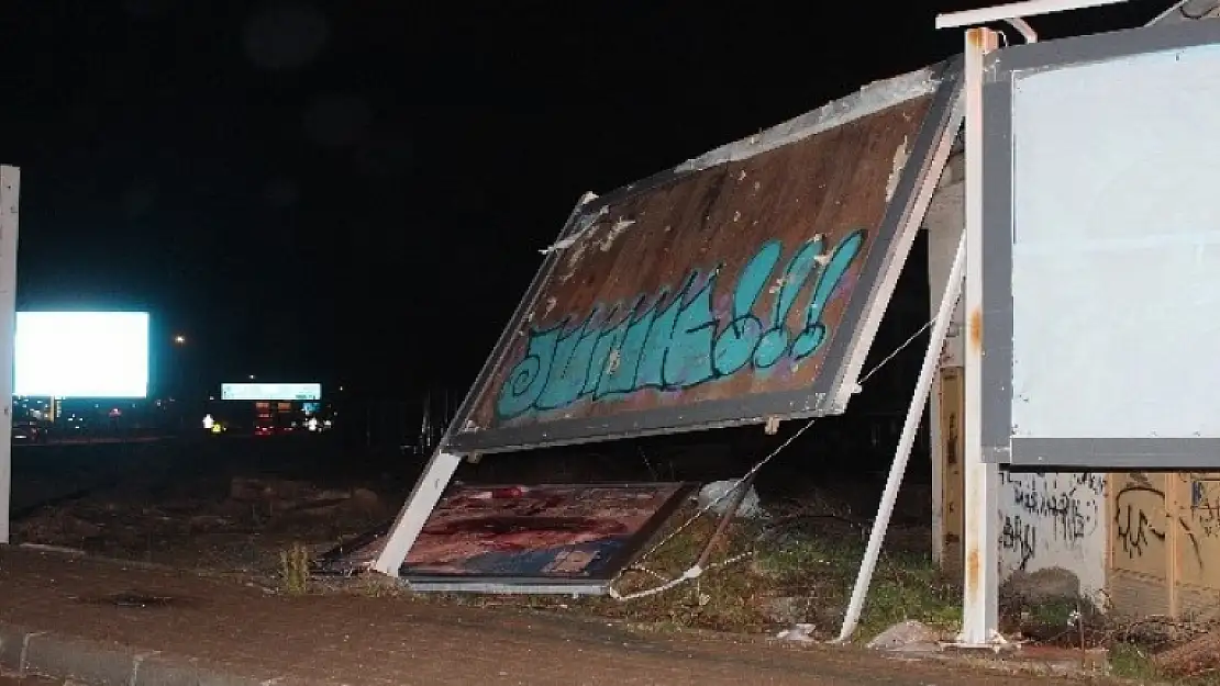 Muğla'da Etkili Olan Fırtına Menteşe'yi de Vurdu!