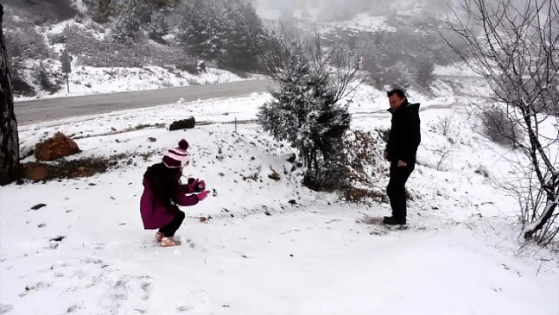 Muğla'da Yükseklere Kar Kıyıya Yağmur Yağdı!