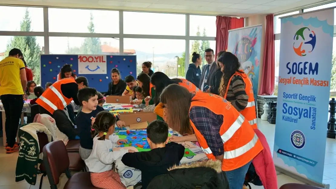 100. Yılda Minik Ellerin Büyük Fikirleri