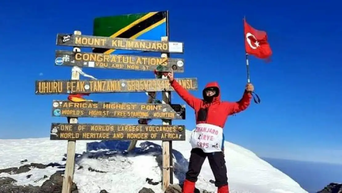 71 Yaşında Afrika'nın En Yüksek Dağına Türk Bayrağı Dikti!