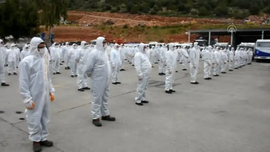 Bodrum'da Temizlik Personeli 'Koronavirüs Timi' Gibi Çalışıyor